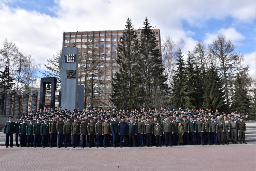 Старшинство войска Храм на Крови, Чёрный тюльпан, Екатеринбург.jpg